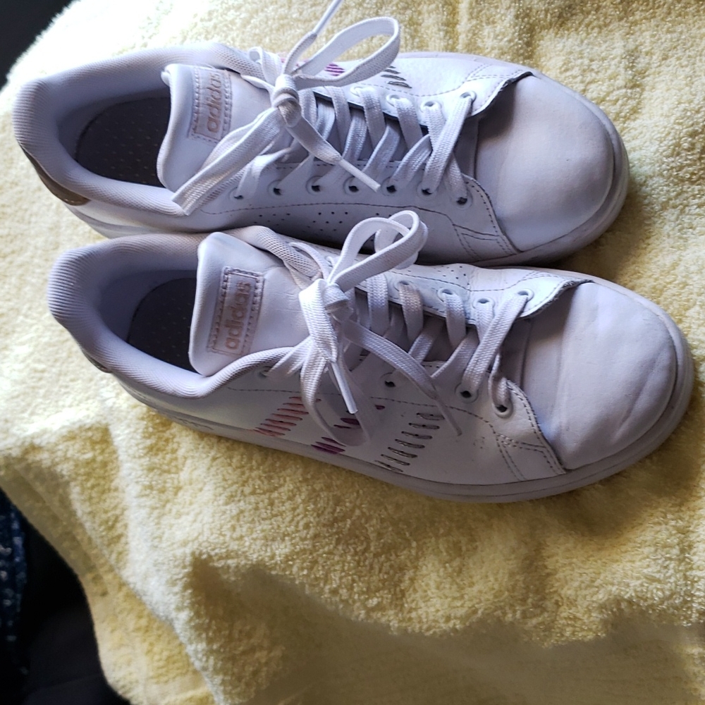 Adidas tennis shoes
